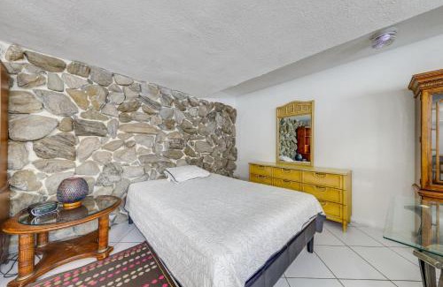 Miramar Apartamento | 5 Mi to Hollywood Blvd! Miramar Apt with Shared Pool
