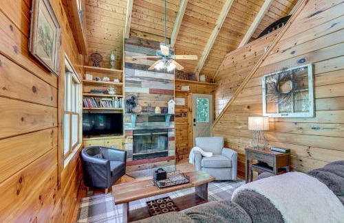 Hot Springs Casa | 5 Mi to Hot Springs Natl Park Cabin with Yard