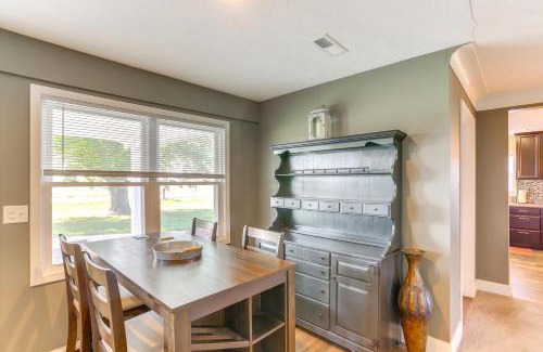 Port Clinton Casa | 5 Mi to Lake Port Clinton Home with Gazebo and Grill!