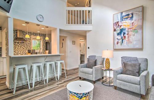 Mews Village Apartamento | 5 Mi to Mashpee Commons Coastal Mashpee Condo