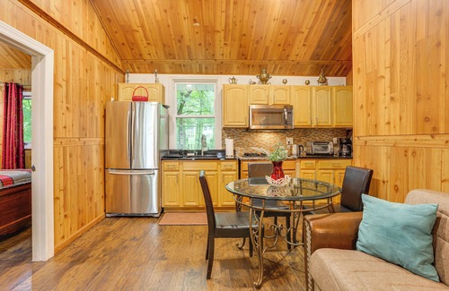 Mongaup Valley Cabina | 5 Mi to Monticello Raceway: Cabin w/ Pool Access!