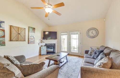 Rocky Mount Casa | 5 Mi to Rocky Mount Mills Modern Retreat with Patio