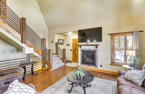 Deadwood Casa | 5 Mi to Terry Peak Spacious Lead Cabin with Hot Tub