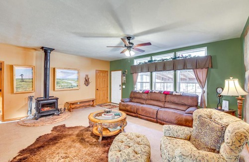 Hot Springs Casa | 5 Mi to Town Mtn-View Gem with Deck in Hot Springs