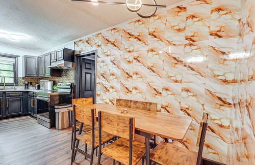 Marietta Casa | 5 Mi to Town: Pet-Friendly Retreat in Marietta!