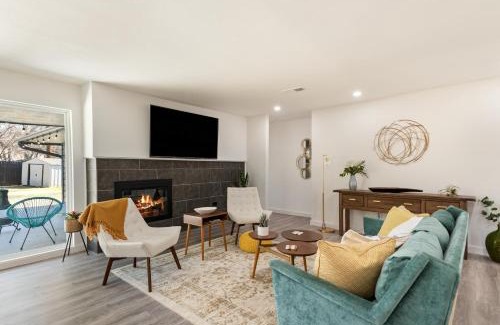 University Hills Casa | 5 Mi to UT Home with Outdoor Entertainment Area!