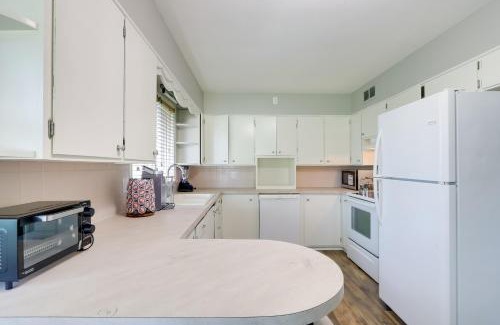 Wichita Casa | 5 Mi to Zoo Family Retreat in Wichita!