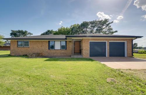 Wichita Casa | 5 Mi to Zoo Family Retreat in Wichita!