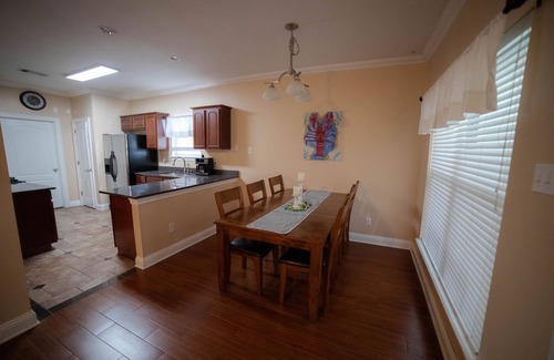 Arabi Casa | 5 miles to Bourbon St. ! Historic Neighborhood of Old Arabi. Family friendly!