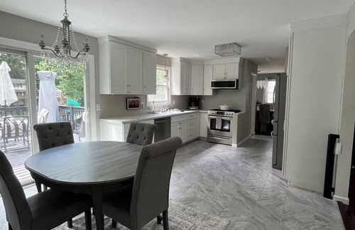 Saratoga Springs Casa | 5 Miles to Saratoga Springs Race Track-Family Friendly Home