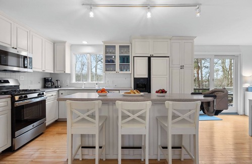 North Chatham Casa | NEW! Walk to the beach. Close to Wequasset. Foosball. Kid Friendly Amenities!