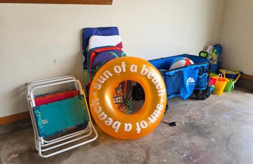 Thomas Drive Casa | 5 min Cozy Family Beach getaway