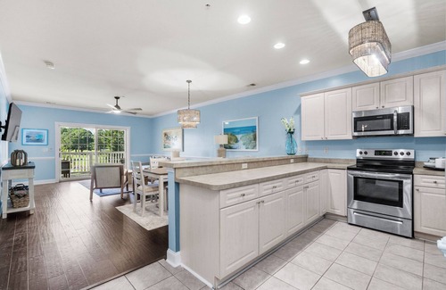 Central Myrtle Beach Condominio | 5 Min Drive To The Beach & On The Golf Course!