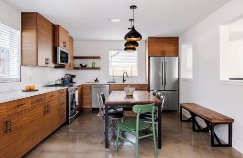 Blackshear-Prospect Hill Casa | 5 Min from Moody - The Eastside Gem