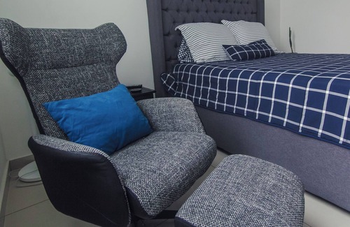 Cinco Esquinas Condominio | 5 min from San Jose - Big apartment with pool&gym