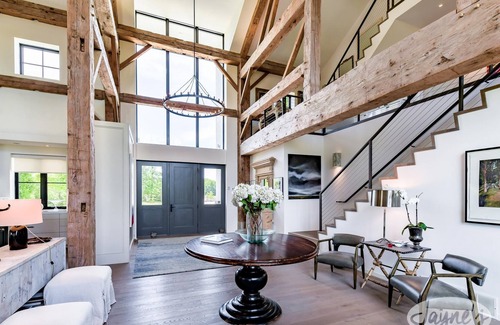 The Blue Mountains Casa | 5 Min to Georgian Peaks! Breathtaking 5bdrm 5bath Converted Barn - Blue Mtn!