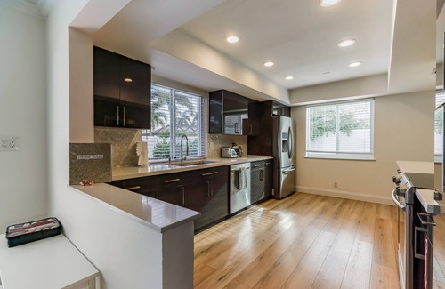 Imperial Point Casa | 5 min to beach/ Lux modern home/ Exceptional outdoor area/pool/games