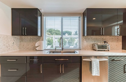 Imperial Point Casa | 5 min to beach/ Lux modern home/ Exceptional outdoor area/pool/games