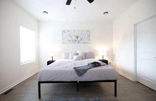 Burlington Casa | 5 Min to Downtown - 12 to Elon - Deck - Wi-Fi