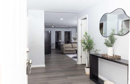 Burlington Casa | 5 Min to Elon - In Unit Washer and Dryer - Fast Wi-Fi
