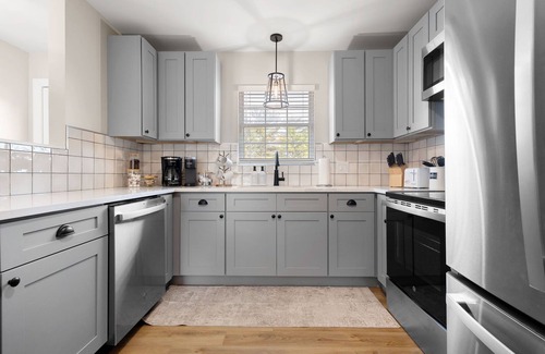 Northeast South Bend Casa | 5 min to ND! --> Everything NEW Game Day Graduation Move-In 5 BD Townhome