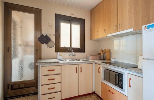 Sant Adria de Besos Apartamento | 5 min. to the sea and 15 min. to Barcelona center