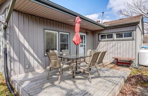 Turkey Point Cabaña | 5 min to the beach! Sun filled cottage in Turkey Point