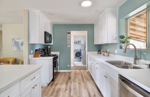 Prescott Casa | 5 Min to Whiskey Row + Arcade + Fire Pit + EV Charger + Pets!