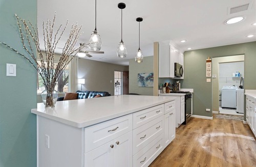 Prescott Casa | 5 Min to Whiskey Row + Arcade + Fire Pit + EV Charger + Pets!