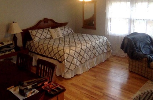 Mammoth Spring Casa | 5-min Walk to Beautiful Spring River! Cozy, Quiet Newly Remodelled Retreat.