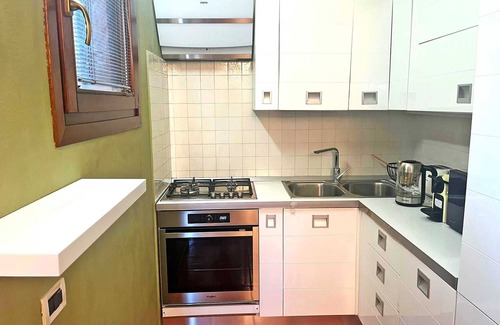 Maddalenedda Apartamento | A 5 min de la playa | Apartamento moderno cerca de Cagliari con balcón