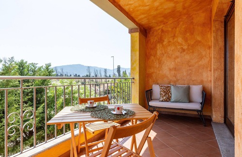 Maddalenedda Apartamento | A 5 min de la playa | Apartamento moderno cerca de Cagliari con balcón