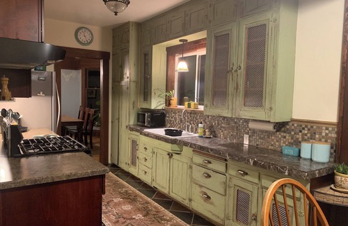 South Westside Casa | 5-min walk to Downtown Olympia and Capital Lake, 4br, sleeps 10