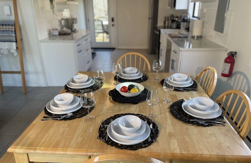 Lackawaxen Casa | 5 min walk to ski lifts & lodge! 25% off ski lifts & tubing! Modern, clean home!