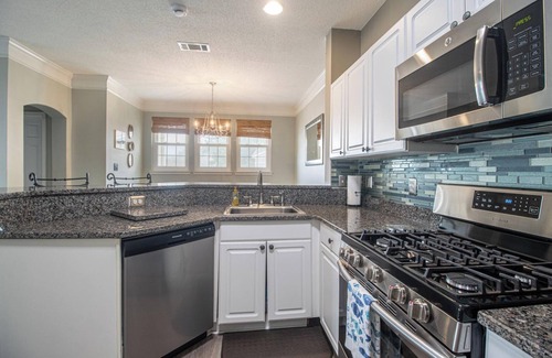 Biloxi Villa | 5 min walk to the beach!!! In this 945 sq feet 1bed, 1bed Condo!!!