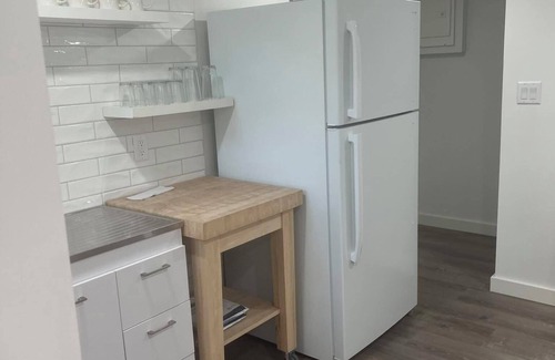 Vineyard Haven Apartamento | 5 min walk to the BEACH ON MARTHA'S VINEYARD. Beautiful, new, modern, 1BED/1BATH