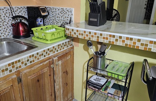 Portmore Casa | 5 mins from the best jerk chicken spot .. 10 mins from hellshire Beach ⛱️