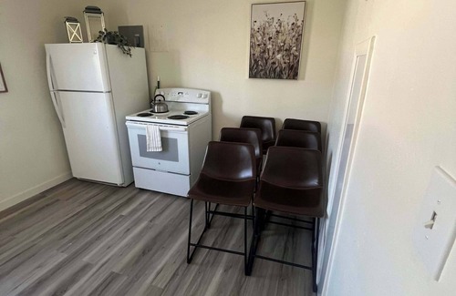Bountiful Apartamento | 5 Mins off i15, City Park, Pickleball Courts!