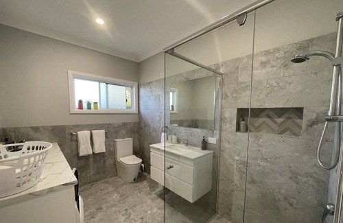 Bateau Bay Casa | 5 mins to Forresters Beach