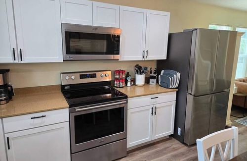 Somerville Cabaña | 5 mins to Lake | Sleeps 7 | Boat Parking