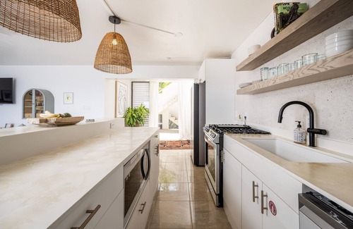 Rosendal Condominio | 5 mins to Magen's Bay! Near ferry & restaurants