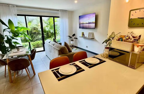 Alajuela Condominio | Un condominio completo y acogedor a 2 milla del Airport SJO!
