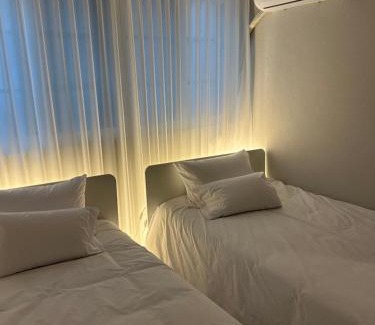 Seogyo-dong Apartamento | 5-Minute Walk from Hongdae Station, Hotel-Style Bedding, 2 Rooms, Washer Dryer