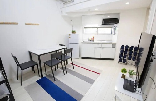Nishi-Shinjuku Apartamento | 5 Minute Walk from Nishi Shinjuku Gochome Station