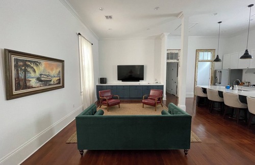 Saint Roch Casa | 5 minute walk to French Quarter & Frenchman Street.