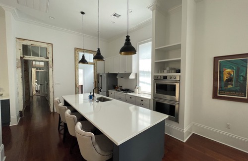 Saint Roch Casa | 5 minute walk to French Quarter & Frenchman Street.
