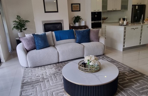 West Beach Casa | 5 minute walk to the beach. 2 minute walk to River Torrens walking/ bike paths.
