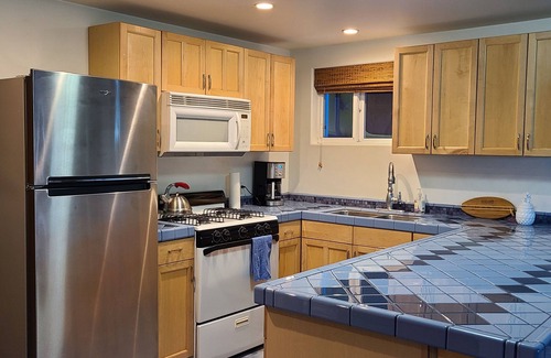 The Strand Apartamento | 5 Minute Walk to the Beach from your Studio