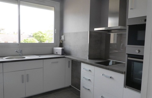 Agon-Coutainville Apartamento | 5 minutes from the beach and shops, apartment on 1st floor of a house.