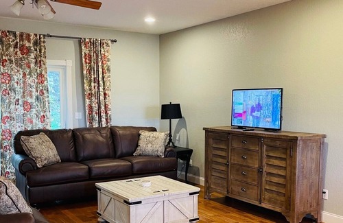 Kodak Casa | 5 Minutes from Bucees, 20 Minutes from Gatlinburg & Pigeon Forge